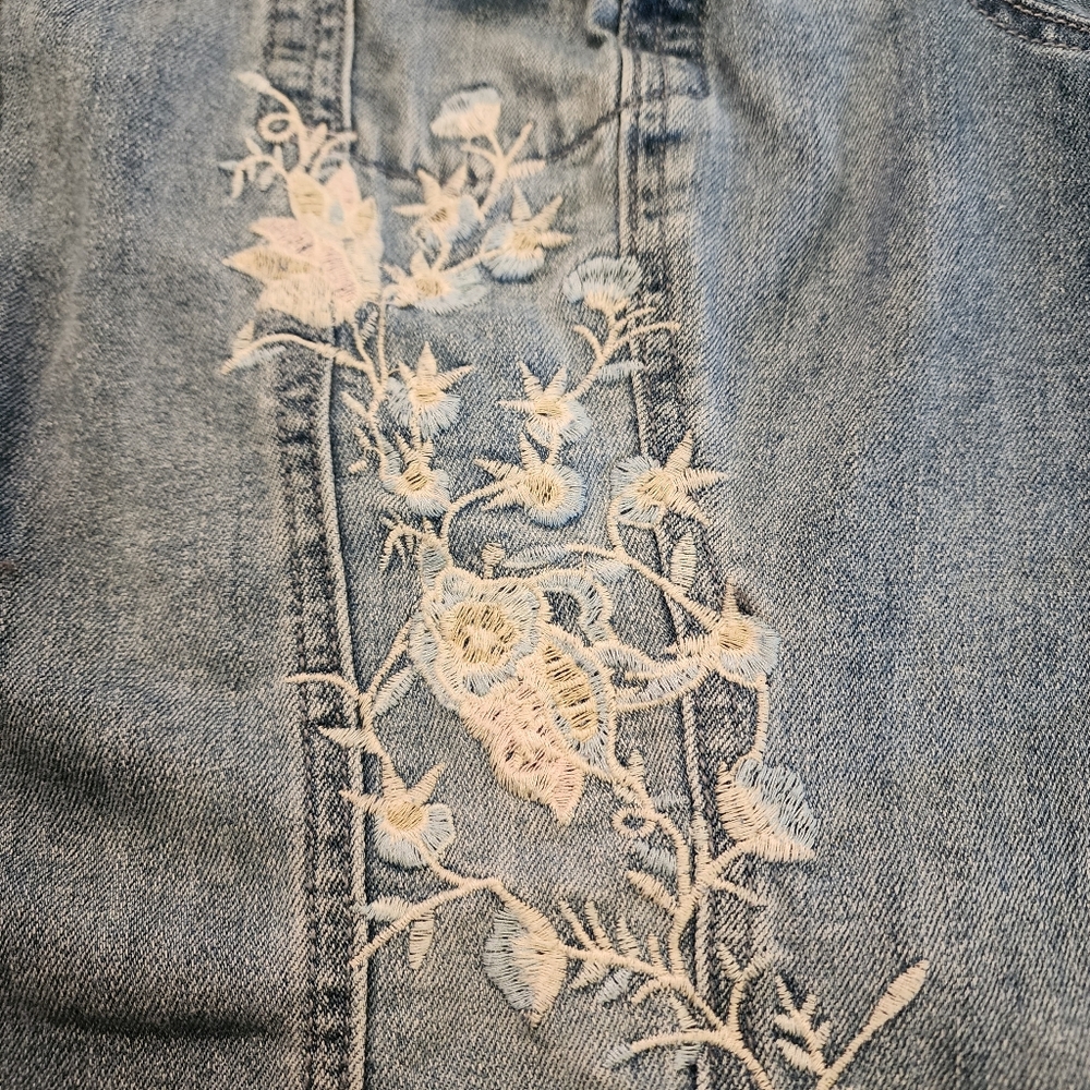 WOMEN'S PLUS SIZE 26/28W - EST.1946 - DISTRESSED DENIM JACKET - Picture 9 of 16